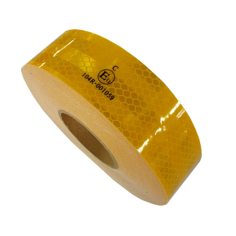 50mm*45.72m الحجم شريط الضوء الأصفر الملصق العاكس 3 - 5 سنوات متينة